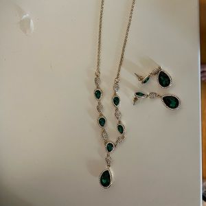 Gold and faux emerald costume jewelry set necklace and earrings